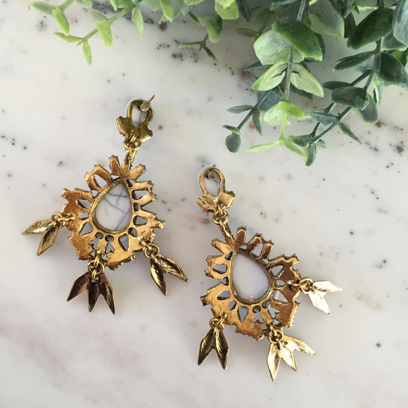 🆑 "Mallory" Earrings || White Marble Statement - Picture 3 of 12